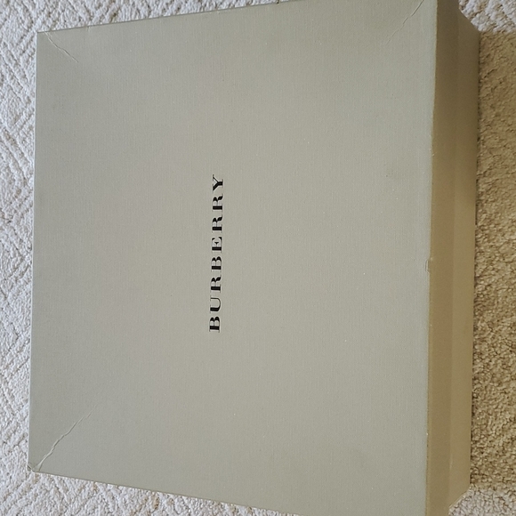 Burberry lace up ankle boots - Picture 3 of 7